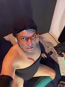 NikkelSofia online show from 04-30-26, 08:42