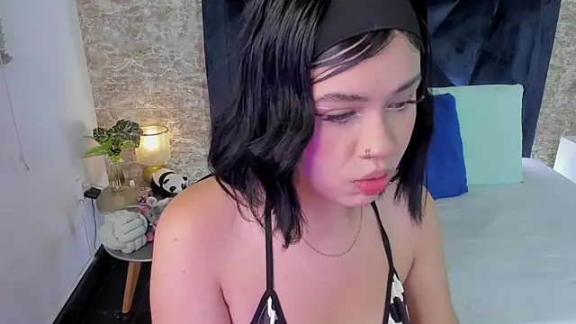 Lily Woodz online show from 11-22-25, 07:13