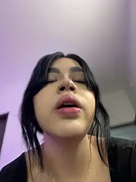 Snapshot of Lily_Woodz chatting on 07-06-26, 07:27 Lily Woodz online show from 07-06-26, 07:27