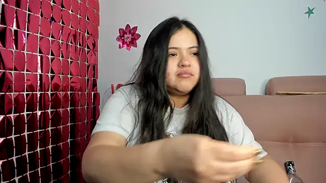 lizzie c online show from 04-14-26, 09:48