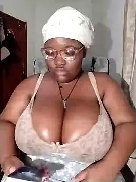 Snapshot of Damm_Bobbies chatting on 06-30-26, 01:06 Damm Bobbies online show from 06-30-26, 01:06