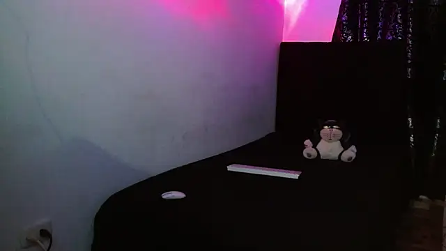 miia-liiam online show from 11-23-25, 06:57