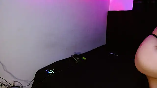 miia-liiam online show from 12-23-25, 05:27