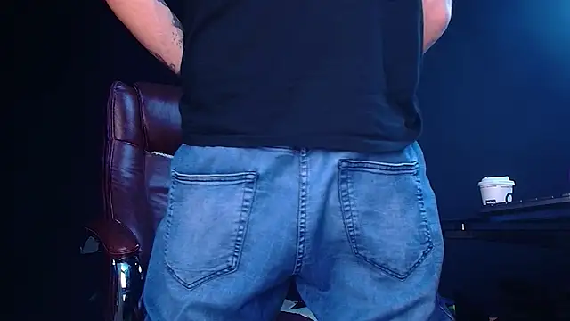 AxelColton online show from 11-26-25, 06:03