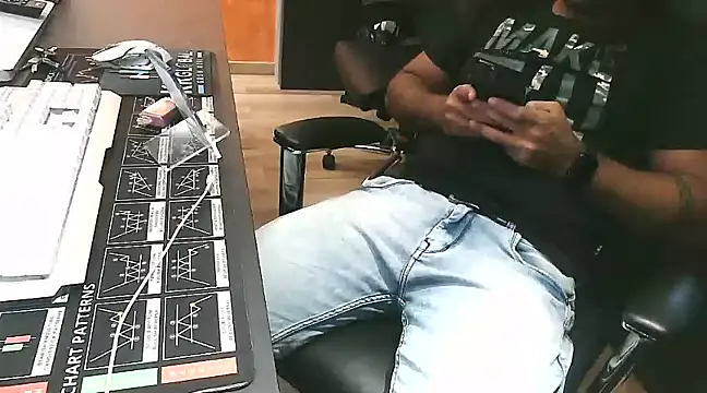 Snapshot of Nil_Talreja chatting on 01-29-25, 05:19 Nil Talreja online show from 01-29-25, 05:19