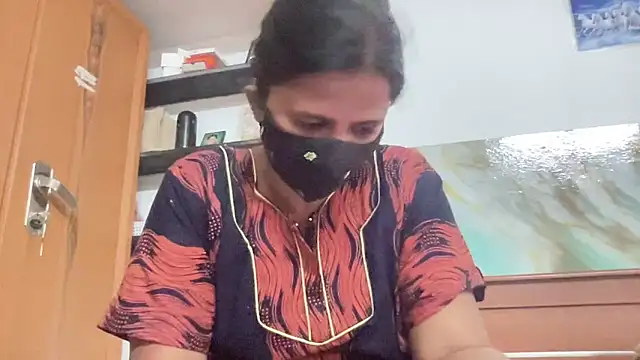 Snapshot of Tamil_Sanjana_ chatting on 02-08-26, 04:49 Tamil Sanjana online show from 02-08-26, 04:49