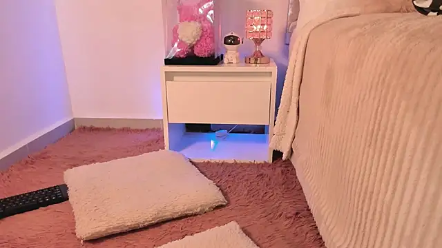 Snapshot of Alissonroses chatting on 11-28-25, 08:55 Alissonroses online show from 11-28-25, 08:55