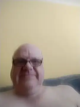 Snapshot of jk6t chatting on 06-15-26, 11:01 jk6t online show from 06-15-26, 11:01