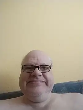 Snapshot of jk6t chatting on 06-19-26, 11:25 jk6t online show from 06-19-26, 11:25