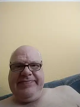 Snapshot of jk6t chatting on 06-23-26, 11:41 jk6t online show from 06-23-26, 11:41