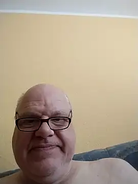 Snapshot of jk6t chatting on 06-24-26, 11:53 jk6t online show from 06-24-26, 11:53