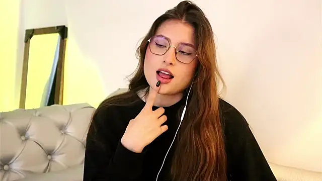 Snapshot of Daisha_Riley chatting on 10-20-25, 01:44 Daisha Riley online show from 10-20-25, 01:44