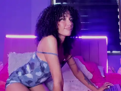 CintiaWalker online show from 11-23-25, 01:00