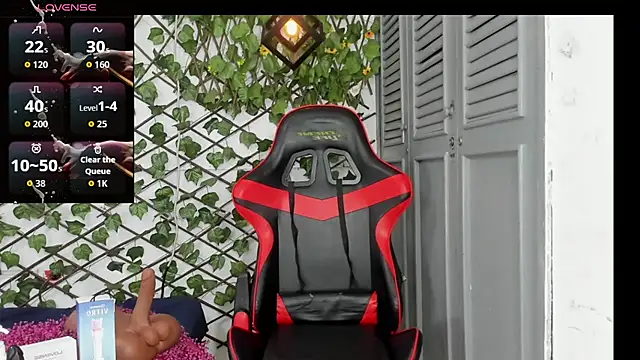 Snapshot of dani-lue chatting on 11-26-25, 12:17 dani-lue online show from 11-26-25, 12:17