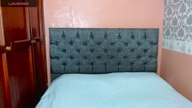 Crystal Walls online show from 03-21-25, 06:29