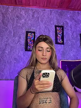 Snapshot of Little_lili19 chatting on 05-31-26, 05:59 Little lili19 online show from 05-31-26, 05:59