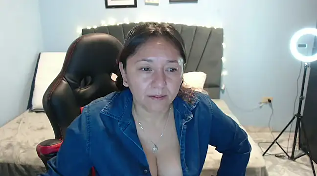 AngelRouss online show from 01-22-25, 10:07