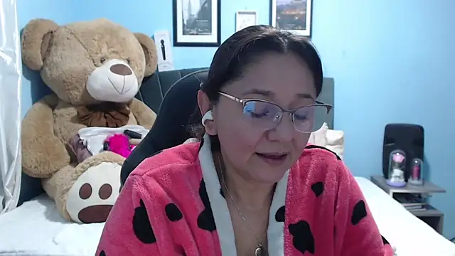 AngelRouss online show from 04-25-26, 01:52