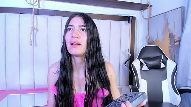 Chlooe Zoe online show from 04-23-26, 08:22