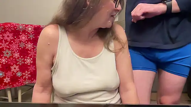 Snapshot of Keywest_Kate chatting on 01-10-25, 01:32 Keywest Kate online show from 01-10-25, 01:32