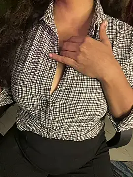 Snapshot of hot_menka chatting on 01-12-25, 04:18 hot menka online show from 01-12-25, 04:18