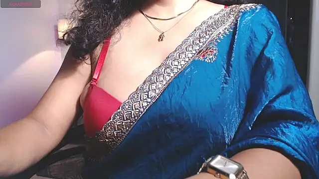 hot menka online show from 06-08-26, 05:13