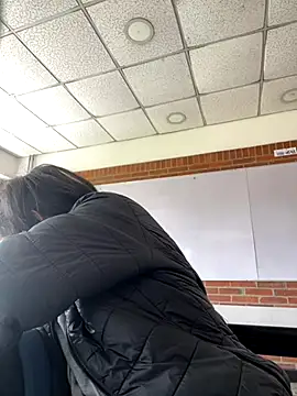 Snapshot of Rosita_forever_ chatting on 10-31-25, 04:19 Rosita forever online show from 10-31-25, 04:19