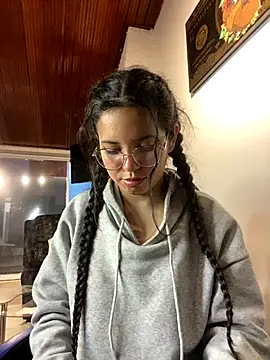 Snapshot of Rosita_forever_ chatting on 11-08-25, 02:39 Rosita forever online show from 11-08-25, 02:39