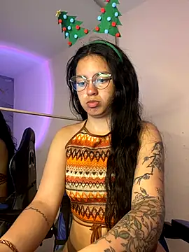 Snapshot of Rosita_forever_ chatting on 11-25-25, 07:36 Rosita forever online show from 11-25-25, 07:36