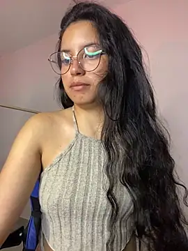 Snapshot of Rosita_forever_ chatting on 11-29-25, 02:47 Rosita forever online show from 11-29-25, 02:47