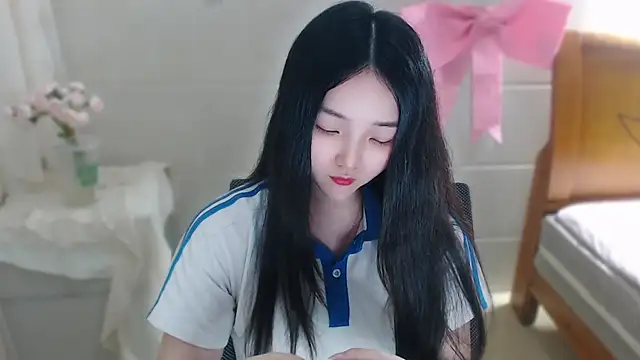 qiqi--- online show from 04-25-26, 01:41