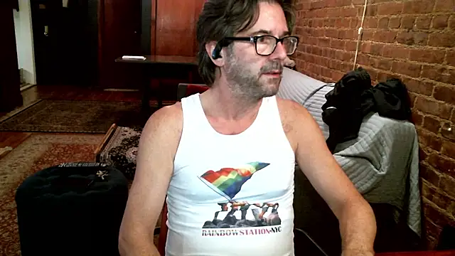 Snapshot of Johnny_Bottoms chatting on 01-10-26, 03:36 Johnny Bottoms online show from 01-10-26, 03:36