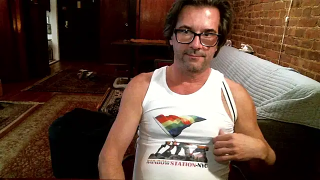 Snapshot of Johnny_Bottoms chatting on 02-11-26, 11:54 Johnny Bottoms online show from 02-11-26, 11:54