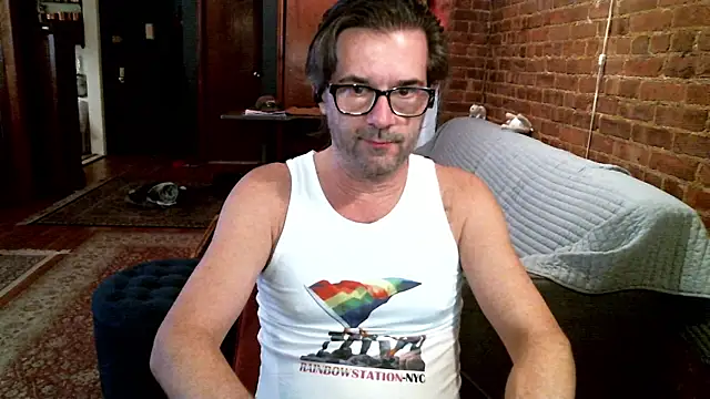 Snapshot of Johnny_Bottoms chatting on 02-14-26, 02:36 Johnny Bottoms online show from 02-14-26, 02:36