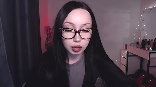 Snapshot of MoranaMissGod chatting on 12-27-24, 09:43 MoranaMissGod online show from 12-27-24, 09:43