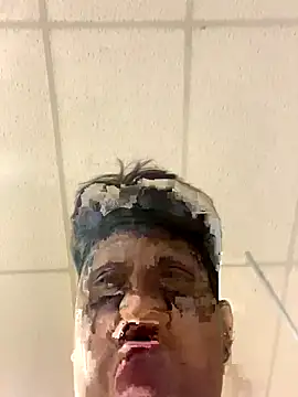 Snapshot of manolo666hot chatting on 09-24-25, 01:53 manolo666hot online show from 09-24-25, 01:53