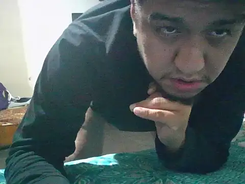 Snapshot of manolo666hot chatting on 11-28-25, 08:22 manolo666hot online show from 11-28-25, 08:22