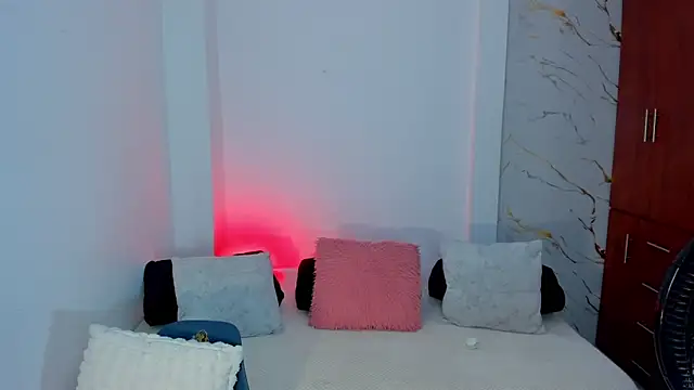 martina roldam online show from 04-28-26, 12:42