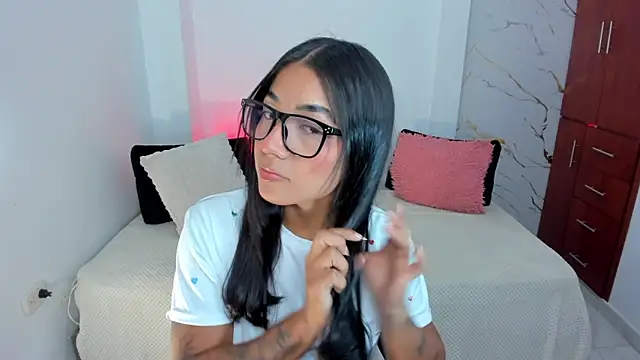 martina roldam online show from 06-04-26, 04:29