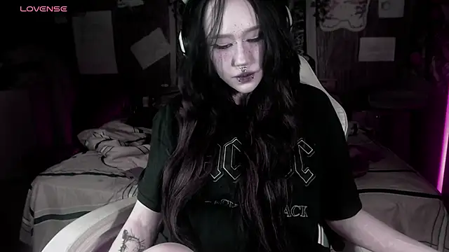 chloe crystall killer online show from 03-07-26, 10:40