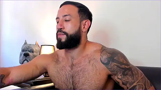 Snapshot of BradLeon_ chatting on 10-07-25, 07:22 BradLeon online show from 10-07-25, 07:22