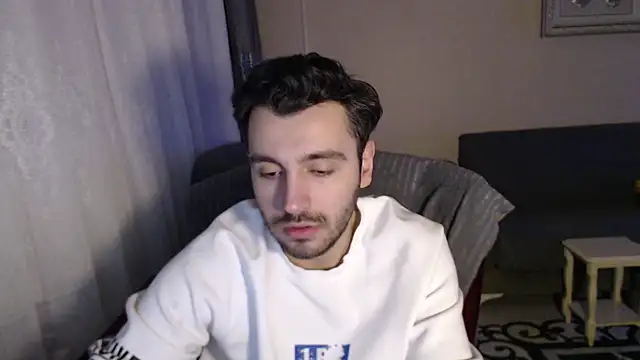 handsomeee04 online show from 12-03-25, 09:57