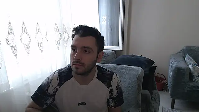 handsomeee04 online show from 05-14-26, 12:01