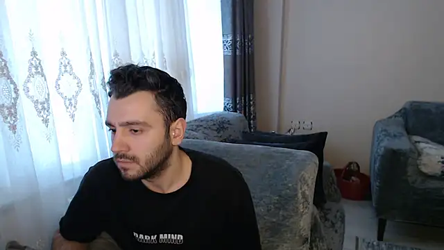 handsomeee04 online show from 05-18-26, 03:02