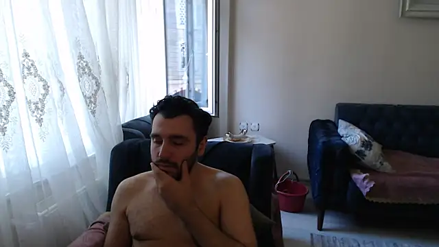 handsomeee04 online show from 06-04-26, 05:57