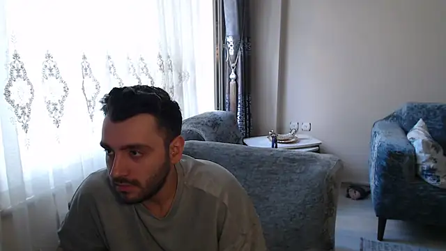 handsomeee04 online show from 06-17-26, 03:53