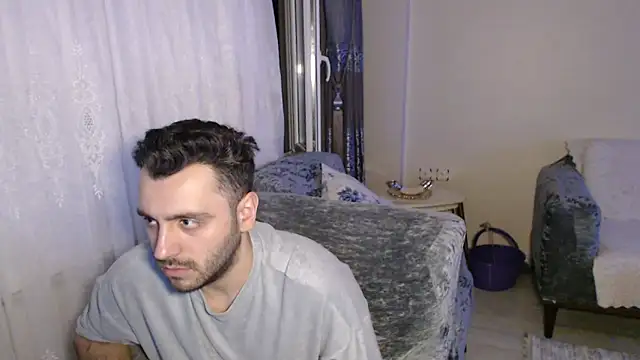 handsomeee04 online show from 06-17-26, 10:21