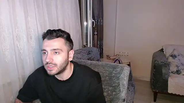 handsomeee04 online show from 06-19-26, 10:35