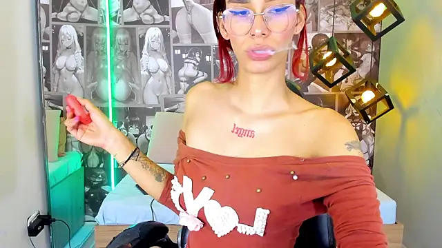 Snapshot of Nicole_Angels_ chatting on 01-06-25, 02:03 Nicole Angels online show from 01-06-25, 02:03