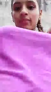 Snapshot of charlotes28 chatting on 01-02-25, 03:40 charlotes28 online show from 01-02-25, 03:40